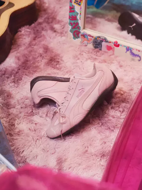 「〈PUMA〉がROSÉを起用した新作SPEEDCAT ETOILEのキャンペーンビジュアルを公開」の画像