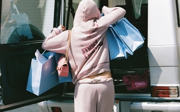 〈Madhappy〉が米ロサンゼルス発の〈FREECITY〉とのコラボコレクションを発表