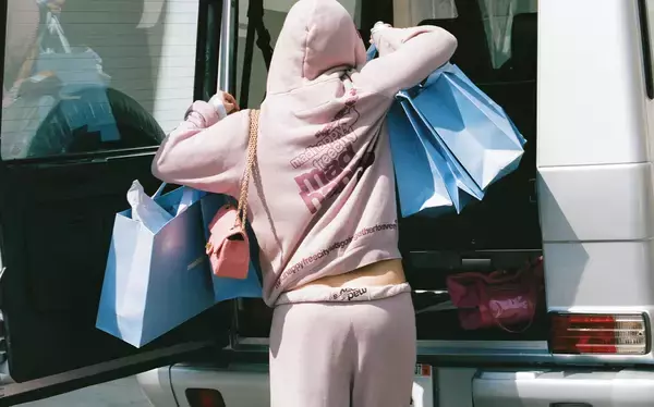 〈Madhappy〉が米ロサンゼルス発の〈FREECITY〉とのコラボコレクションを発表