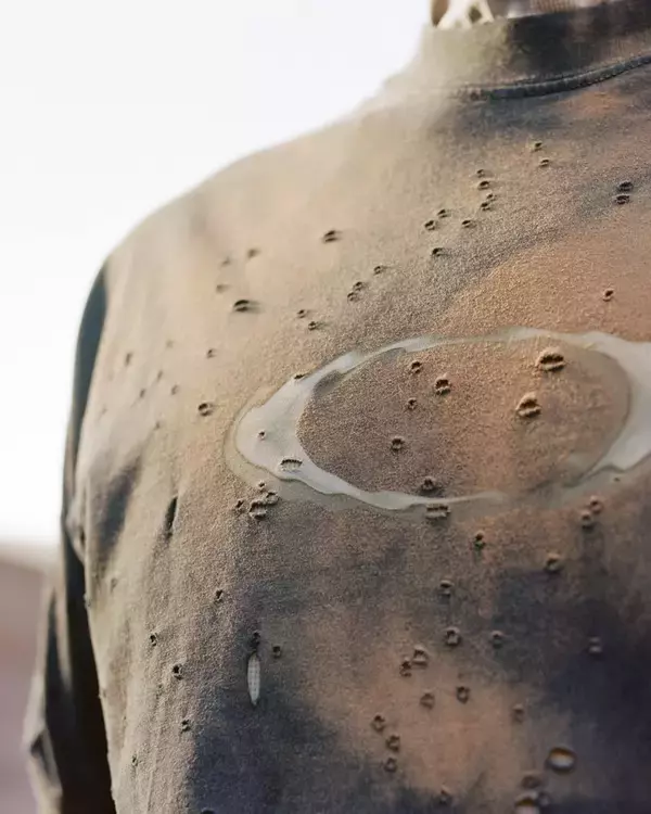 「OAKLEYとパリのランニング＆アウトドアレーベル・Satisfy®によるカプセルコレクションが発表｜「ランナーズハイ」を独自に解釈、ライフスタイルに寄り添うアイテム登場」の画像