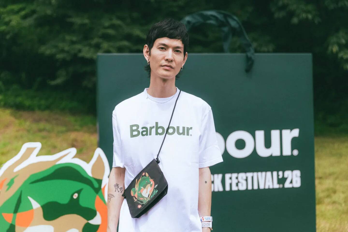 バブアーがフジロック初参戦！苗場で出会う“夏のバブアー” ブースレポート＆アーティストスナップ