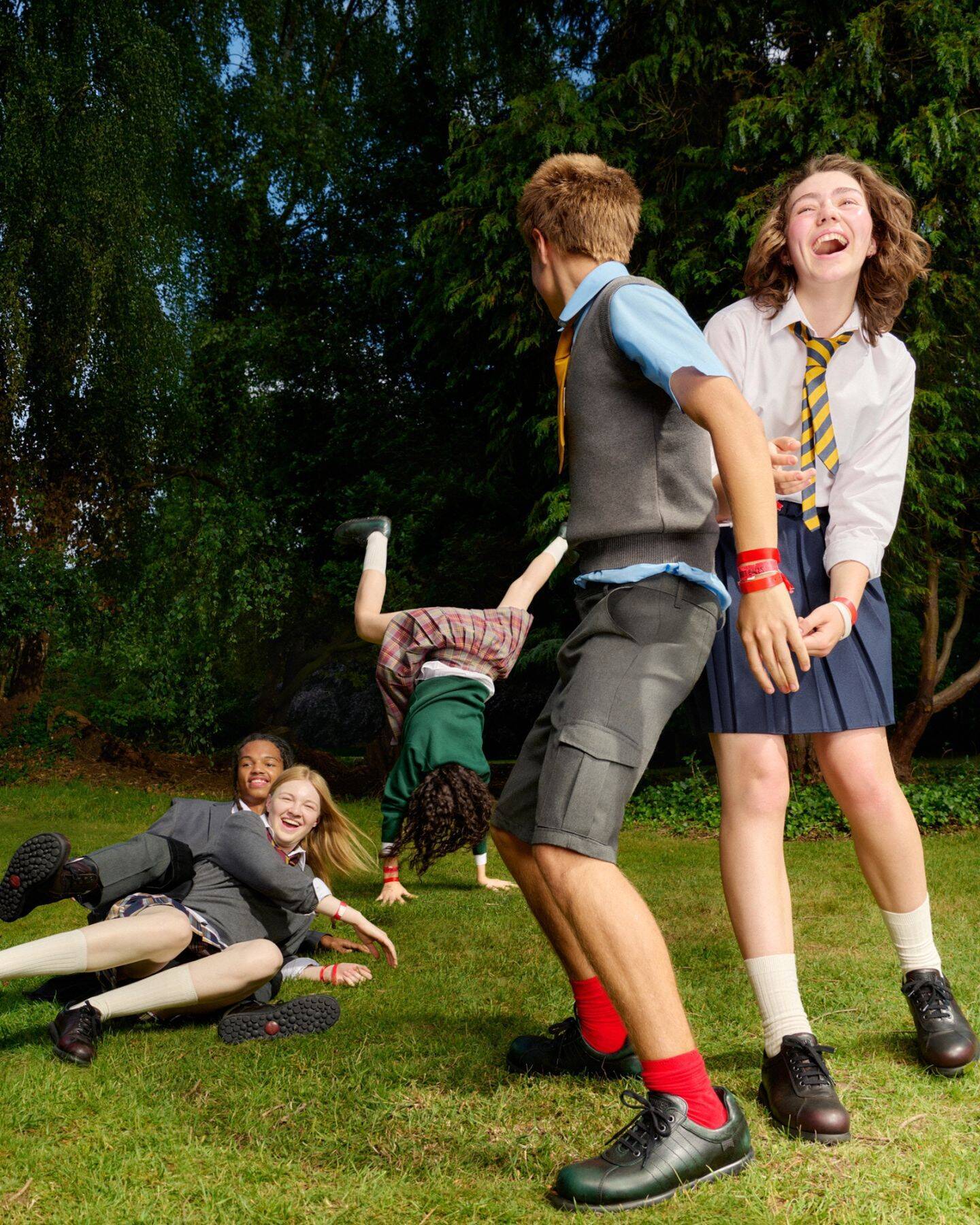 〈CAMPER〉が“PELOTAS（ぺロータス）”の30周年を記念して新カラーウェイを発売