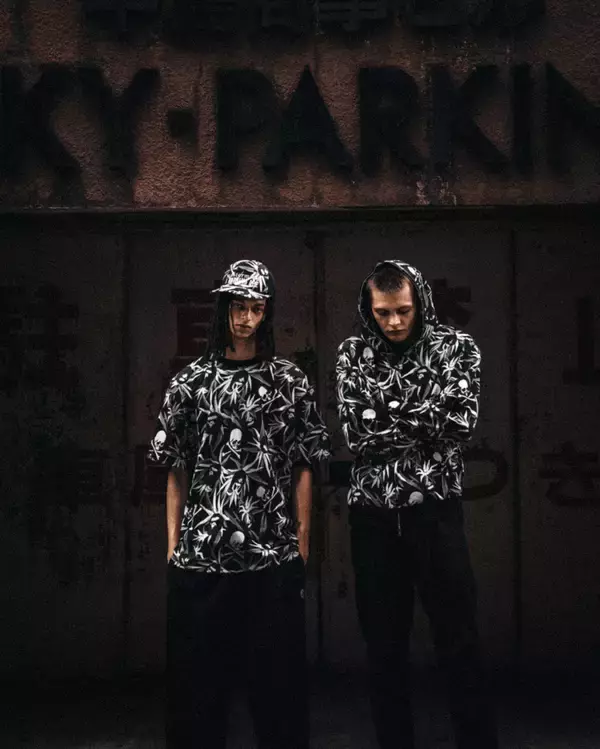 「〈A BATHING APE®︎〉と〈mastermind JAPAN〉が最新コラボコレクションを発売」の画像