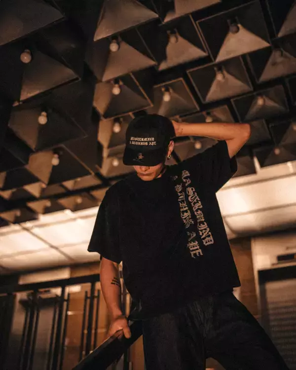 「〈A BATHING APE®︎〉と〈mastermind JAPAN〉が最新コラボコレクションを発売」の画像