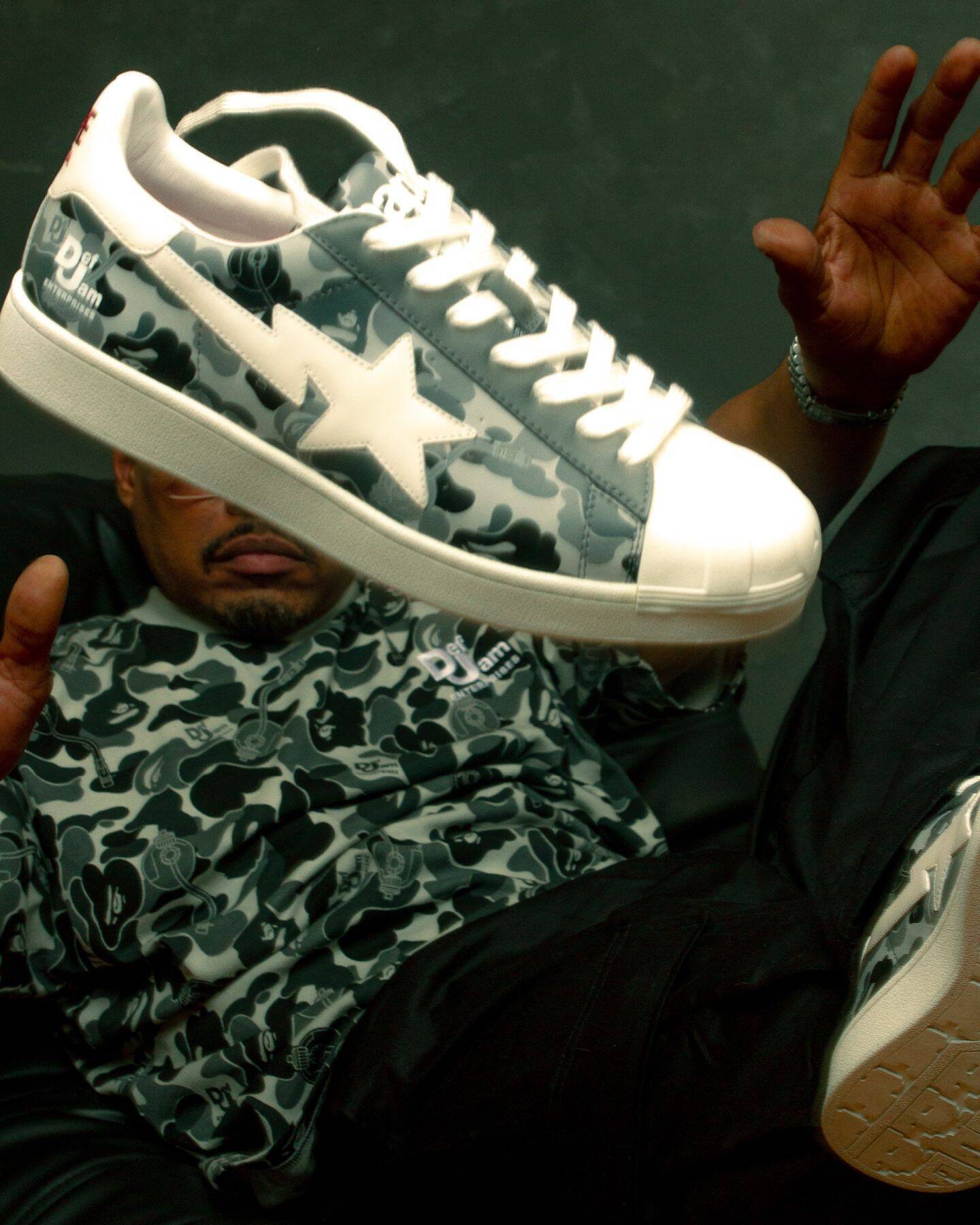 〈A BATHING APE®︎〉が〈Def Jam〉とコラボした限定カプセルコレクションを発売