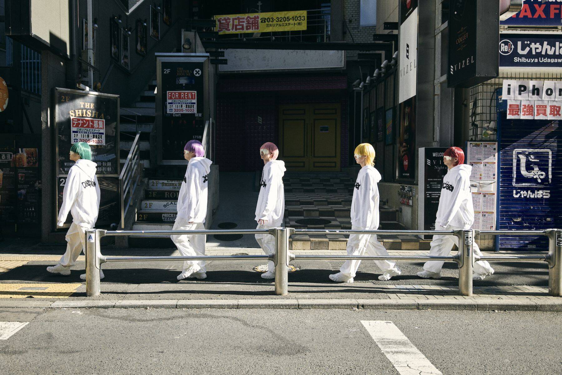 【レポート】yamaが5人！？──yama「暗号を解いた人」限定ゲリラライブを“解読”
