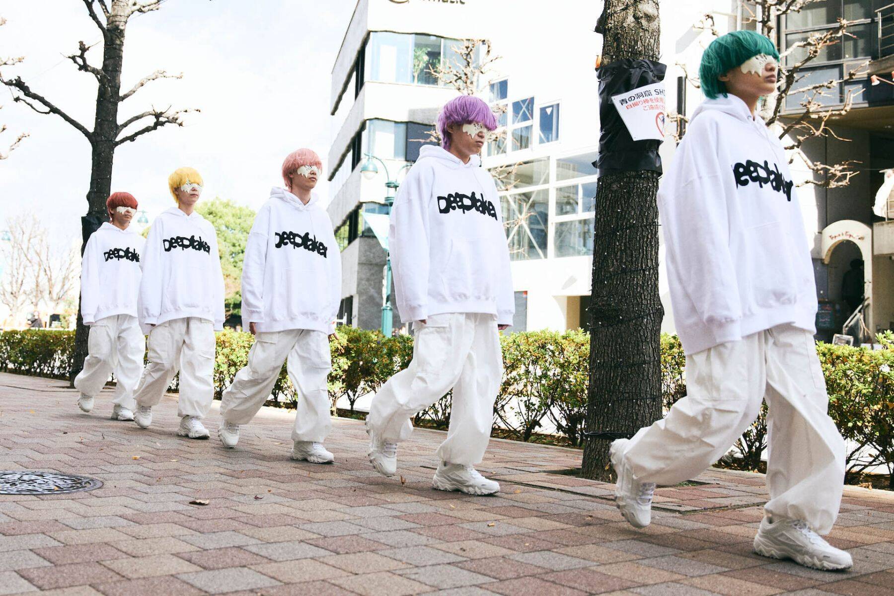 【レポート】yamaが5人！？──yama「暗号を解いた人」限定ゲリラライブを“解読”