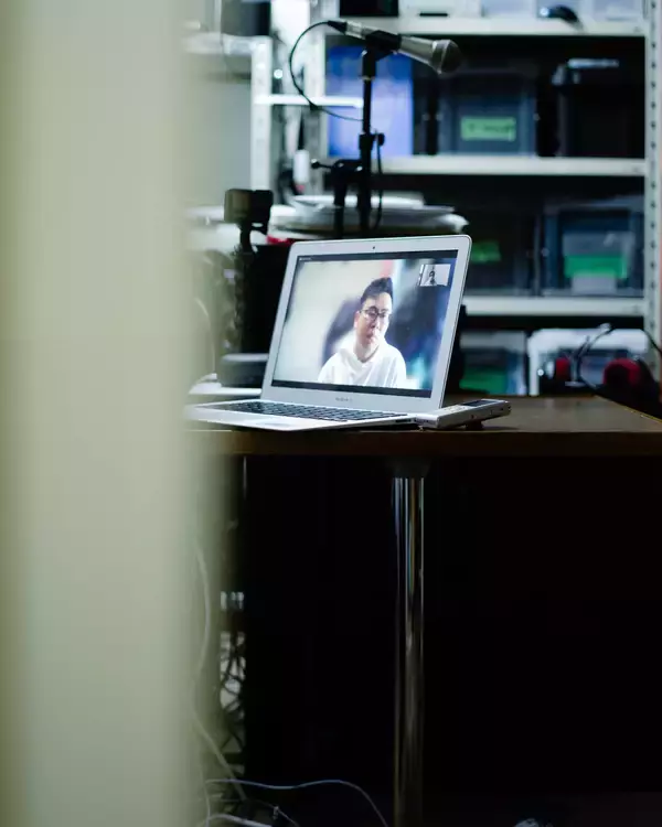 「tofubeatsが対峙するイメージと実像──『REFLECTION』で刻む人生の記録」の画像