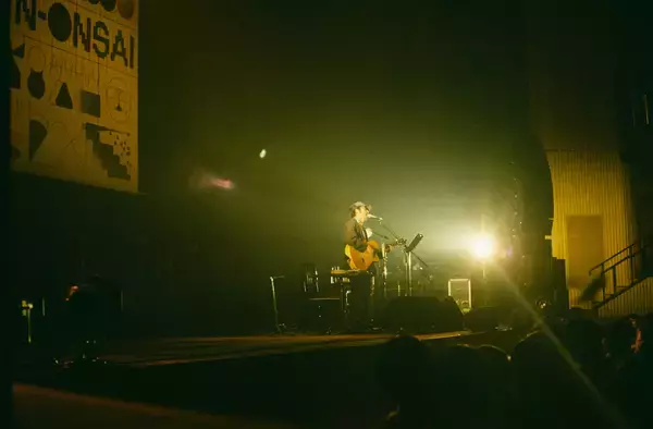 「LIVE REPORT：＜SHIN-ONSAI 2022＞———新宿の真ん中、その文化の声を聴く」の画像