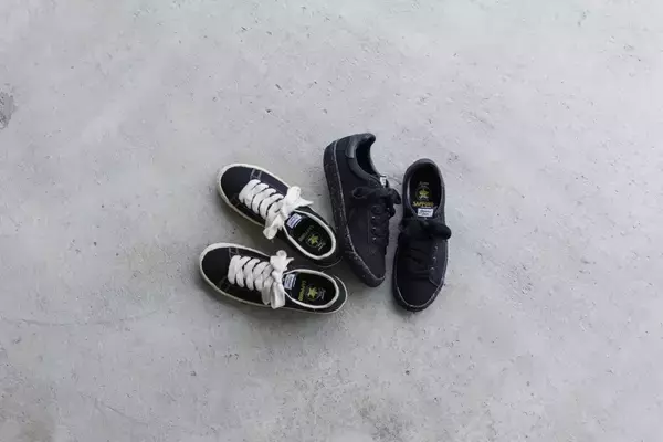 〈Maison MIHARA YASUHIRO〉の三原康裕がサッポロ生ビール黒ラベルとのコラボスニーカーを発売