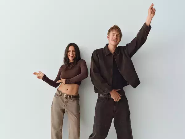 〈GAP〉がミュージシャンのMalcom Toddと女優のInde Navarretteを起用したグローバルキャンペーンを発表