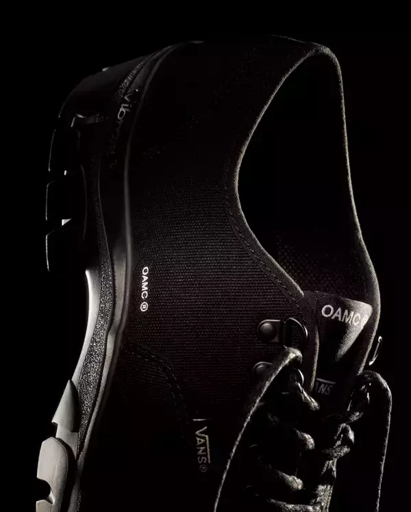 「〈OTW by Vans〉x〈OAMC〉によるコラボコレクションが発売」の画像