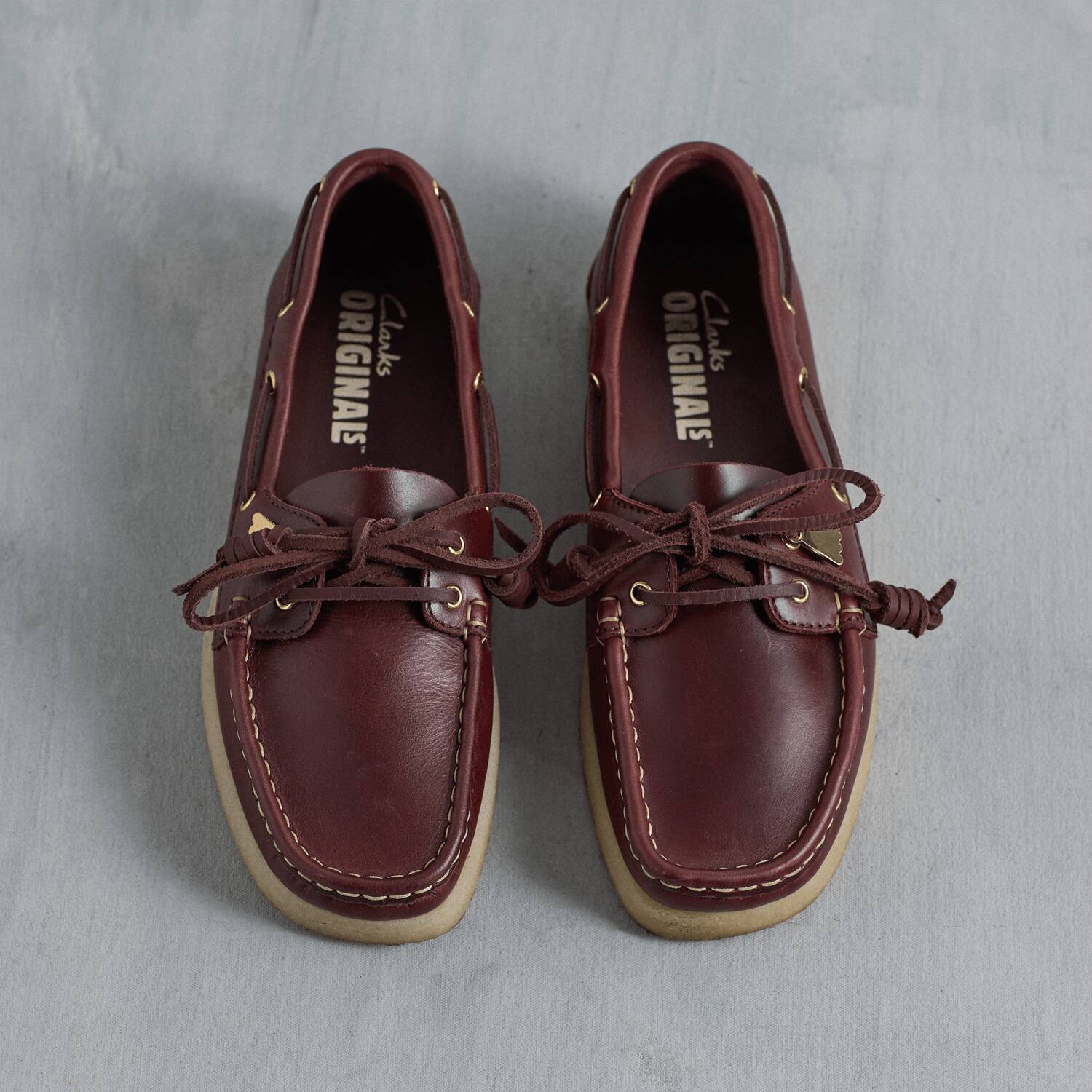 〈Clarks Originals〉が2026年春夏シーズンの新作 Godney Boat Shoeを発売