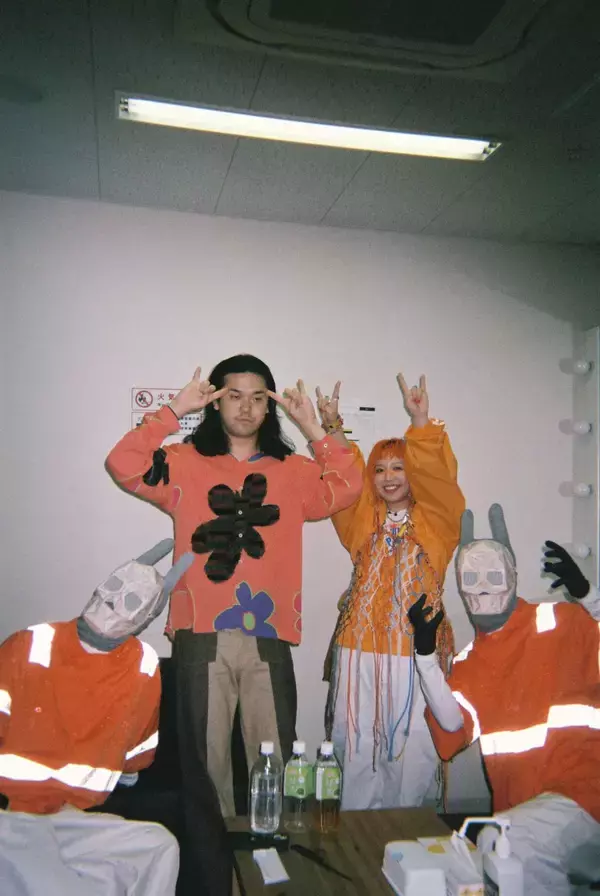 「オレンジに塗れた一夜──カメレオン・ライム・ウーピーパイ＜1ST ONE-MAN LIVE “Orange”＞東京公演をフォトレポート」の画像