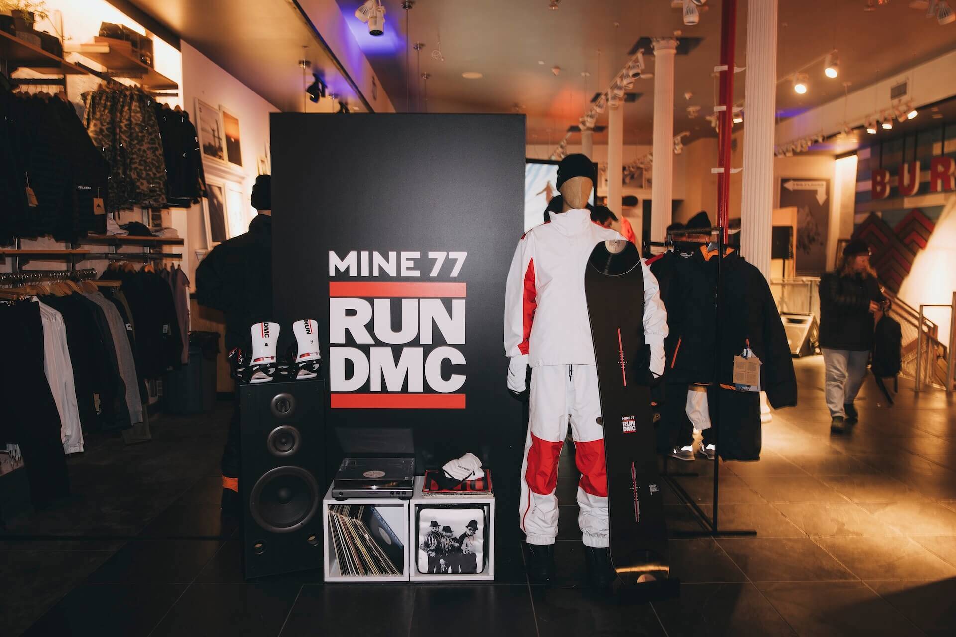BurtonがRun DMCとの限定コラボレーションを発表｜スノーボードとヒップホップのクロスオーバーによる新たなカルチャーの創造