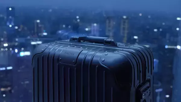 「「RIMOWA」のアイコンコレクション “Original”から新定番カラー “インクブルー”が登場」の画像