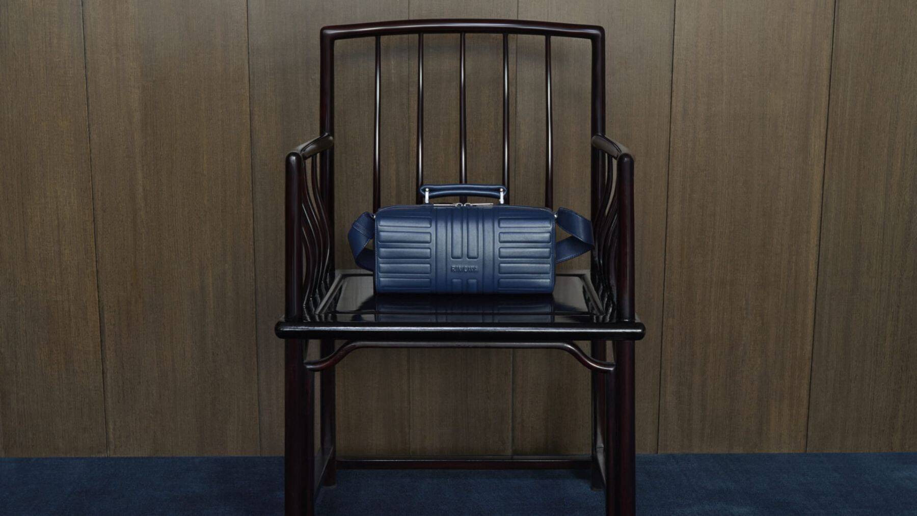 「RIMOWA」のアイコンコレクション “Original”から新定番カラー “インクブルー”が登場