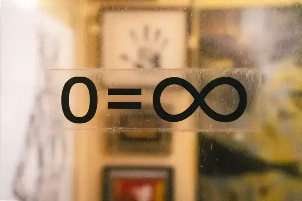 「小さくユニークなヴェニューから広がるコミュニティ──〈SUB store〉について」の画像