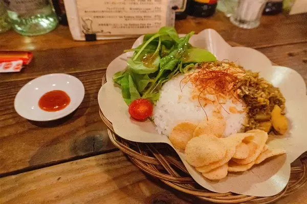 「小さくユニークなヴェニューから広がるコミュニティ──〈SUB store〉について」の画像