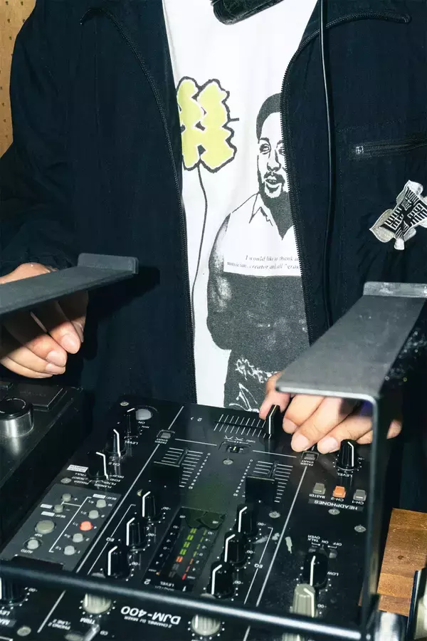 「小さくユニークなヴェニューから広がるコミュニティ──〈SUB store〉について」の画像