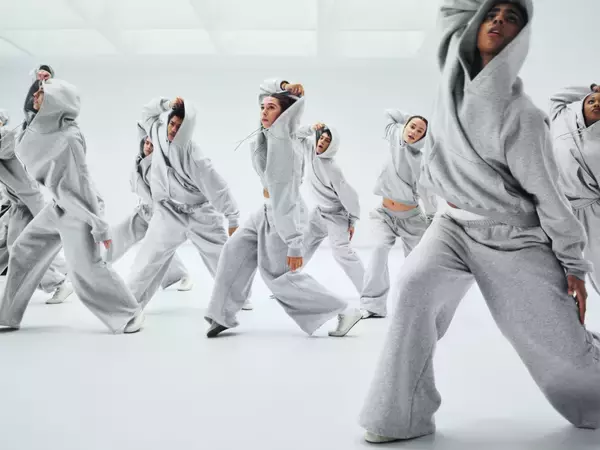 「〈GAP〉がグローバルアーティスト Young Mikoを起用したグローバルキャンペーン “Sweats like this”をローンチ」の画像