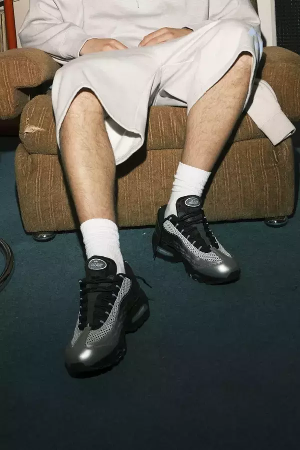 「〈PALACE SKATEBOARD〉と〈Nike〉による最新コラボAir Max 95が発売」の画像