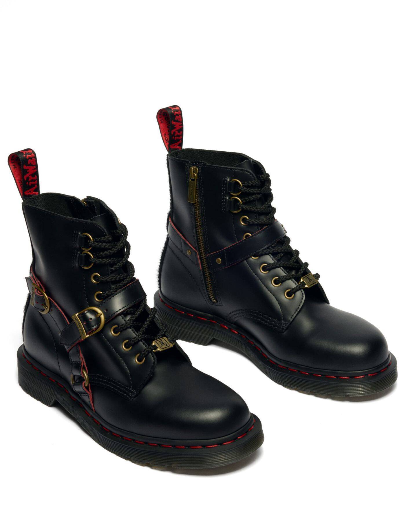 〈Dr. Martens〉が午年をテーマにした“イヤー・オブ・ザ・ホース”コレクションを発売