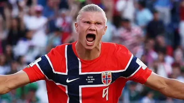 怪物ハーランド、W杯デビュー戦2ゴールでいきなりノルウェー記録に並ぶ！超警戒していた元Jリーガー監督も消沈