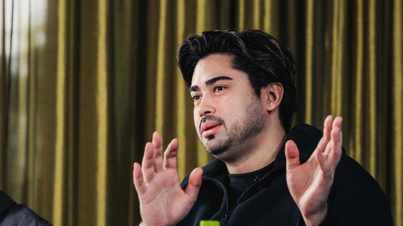 Bリーガーから起業家へ。元横浜BC・湊谷安玲久司朱が語る、引退から同級生2人と会社設立まで｜『アレクの起業日記』#1