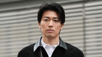 25歳イケメン日本代表選手、ピアス派の人気アイドルと意気投合！幼馴染の仲良し選手は「ピアスは全然好きじゃなくて…」