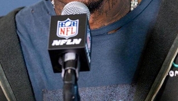 「注目を集めたいだけ」性的暴行疑惑のNFL選手が告発男性に猛反論——根拠に挙げた"証拠"とは