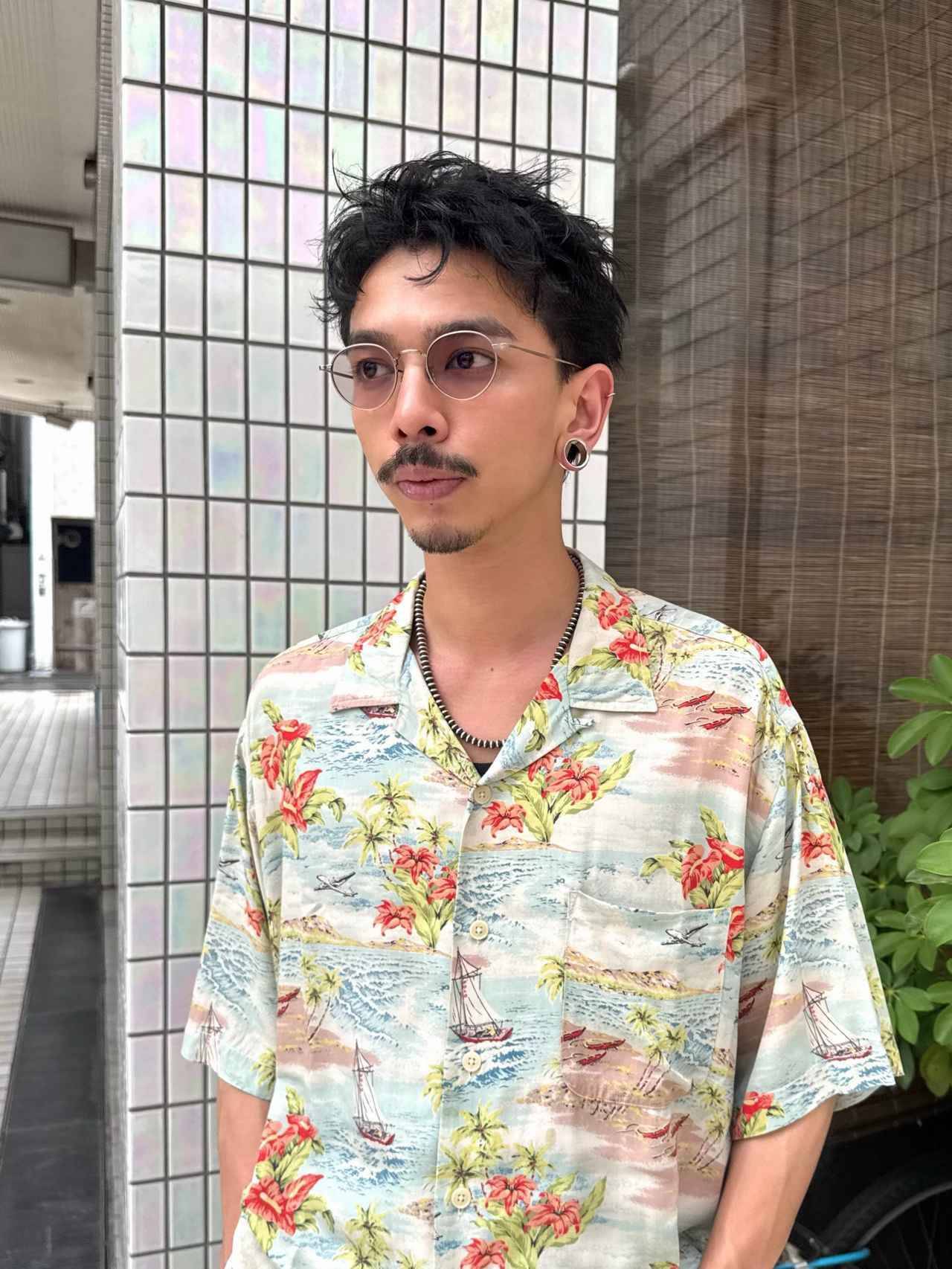 【動きのあるヘア】で軽快に。 遊び心あるピンパーマで作る「大人のスタイリング」