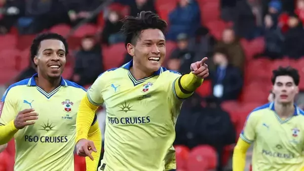 サウサンプトン松木玖生、プロ人生初のヘディングゴール！「宙に浮いたまま、驚異的なパワー」と現地も驚く