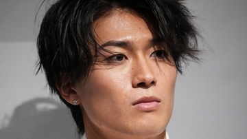 日本代表、ピッチ外ではピアスをつける3人の選手