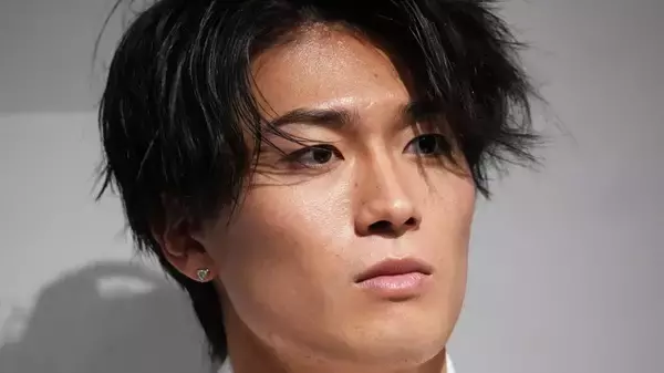日本代表、ピッチ外ではピアスをつける3人の選手