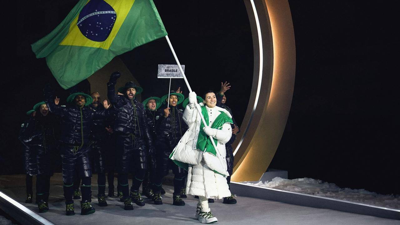 ミラノ・コルティナ冬季五輪開幕！開会式で「モンクレール」が手掛けたブラジル代表団の公式ユニフォームが話題に