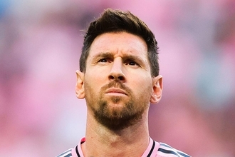 「サッカーとは無関係だった」涙を流したメッシ、父の闘病公表の数日後に成し遂げた快挙