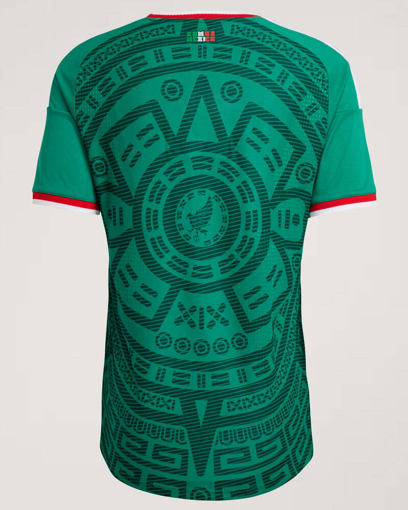 伝説のデザインが復活！2026W杯開催国、大会用の新ユニフォームがインパクト抜群