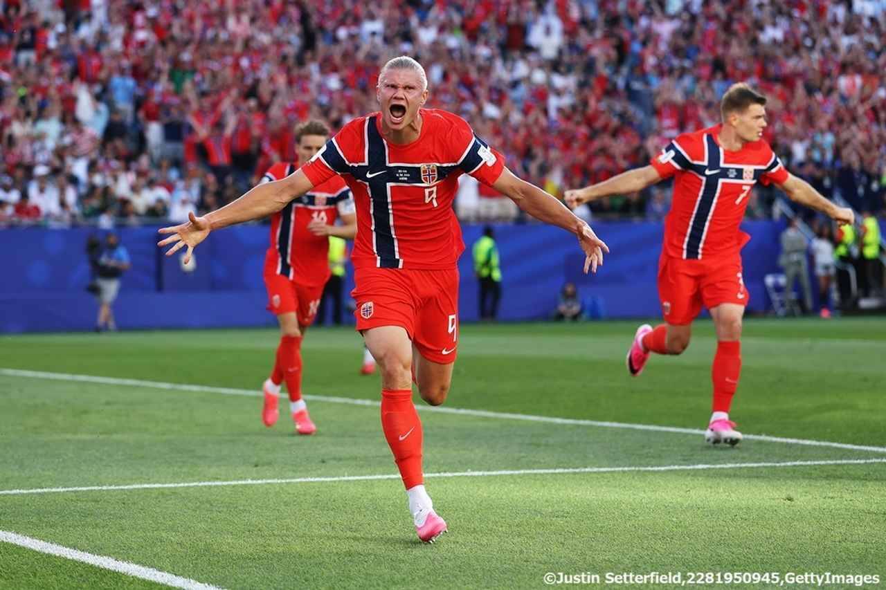 1位はハーランド！新時代のW杯で「“写真人気”が最も高かった選手」トップ5　決勝進出の両スーパースターもランクイン