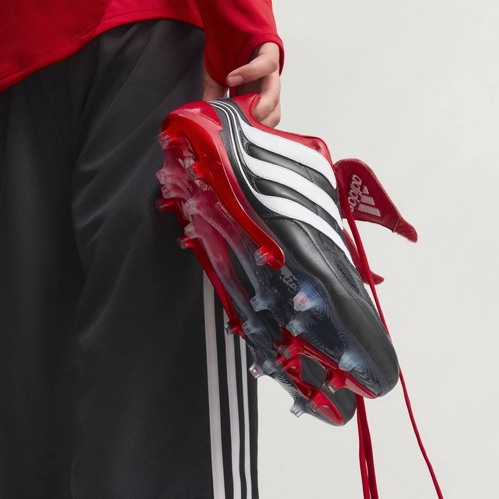 adidas伝説のサッカースパイク『プレデタープレシジョン』、鉄板カラー“黒×白×赤”が復刻！10月25日発売