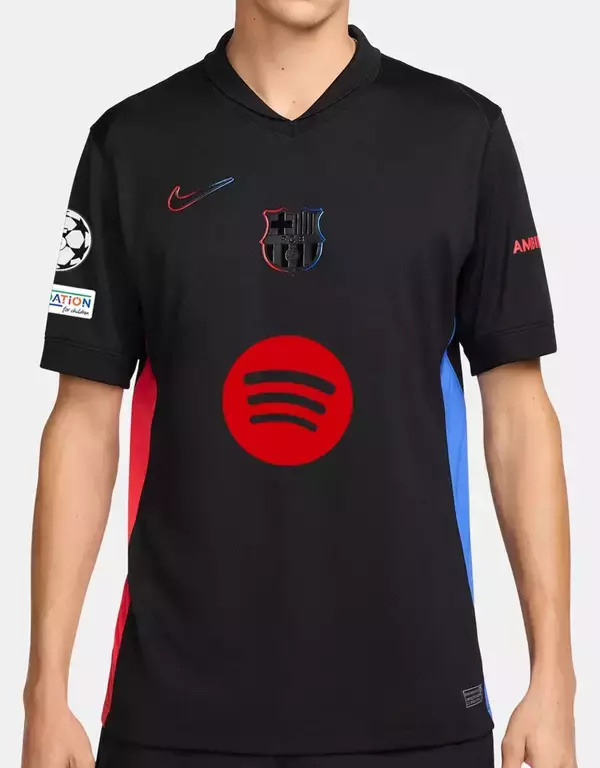 バルセロナが「近未来デザイン」の新アウェイユニフォームを発表！クラブ史上“4つ目の漆黒ユニ”に