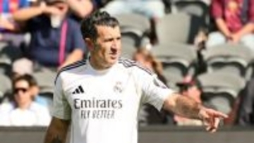 毎日酒を飲み、好きなものを食べる…バキバキの体を維持する53歳フィーゴが「唯一避けているメニュー」とは