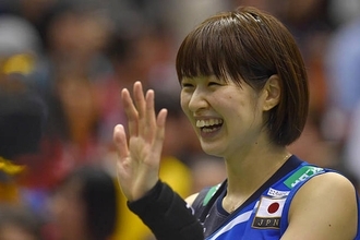 「本当にやさしい」木村沙織と恵俊彰の相合い傘……15センチの身長差に韓国メディアも注目