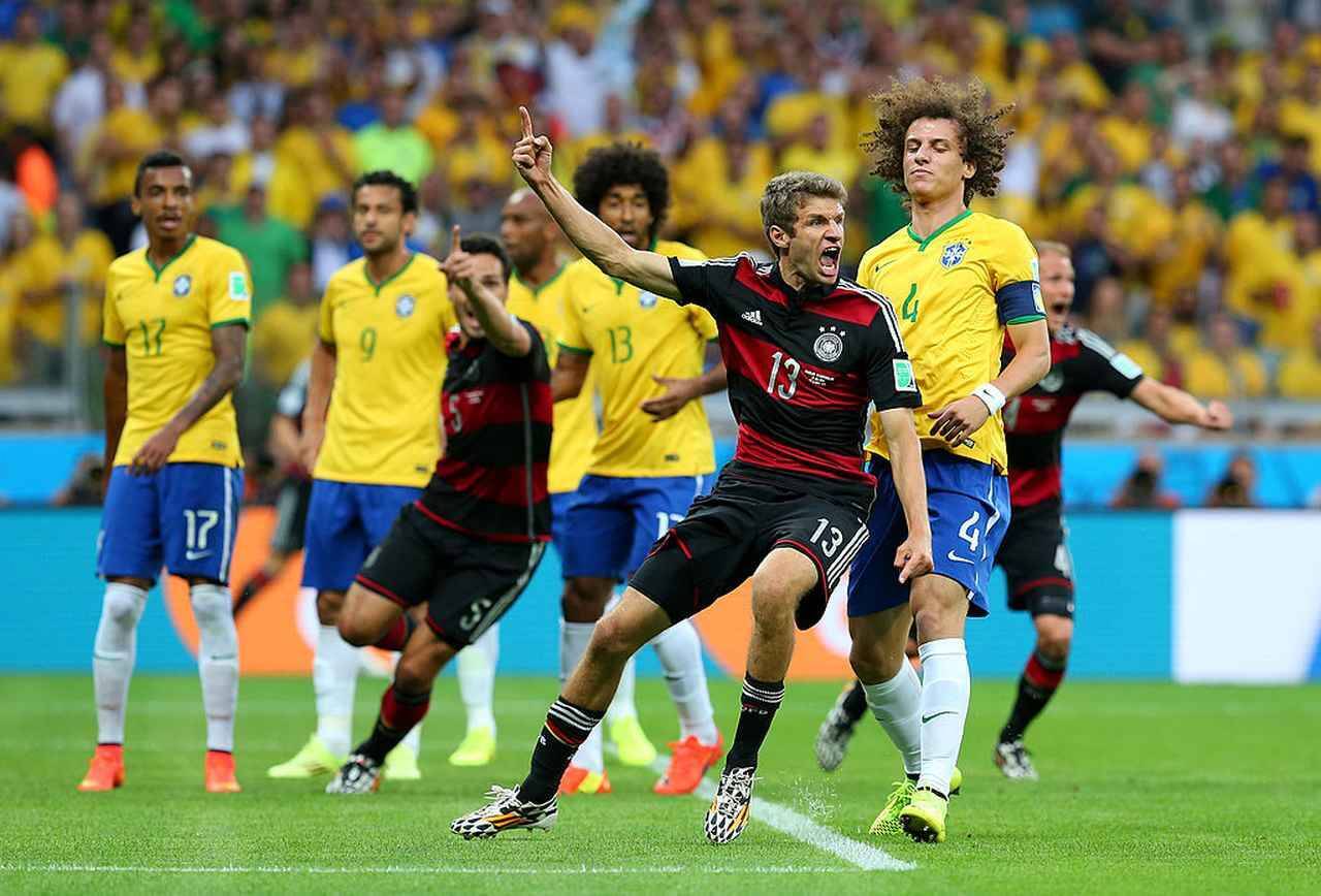 W杯日本代表の『大人気白ユニフォーム』にブラジルファンが慄いたワケ 「威嚇か！」「トラウマ級」