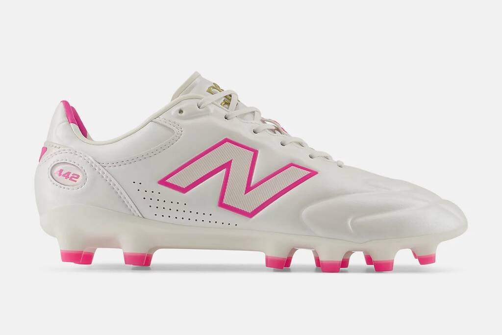 大谷翔平も履くNew Balance、2026春夏の新作サッカースパイクがかわいい！「442」は“ニット使用モデル”が登場