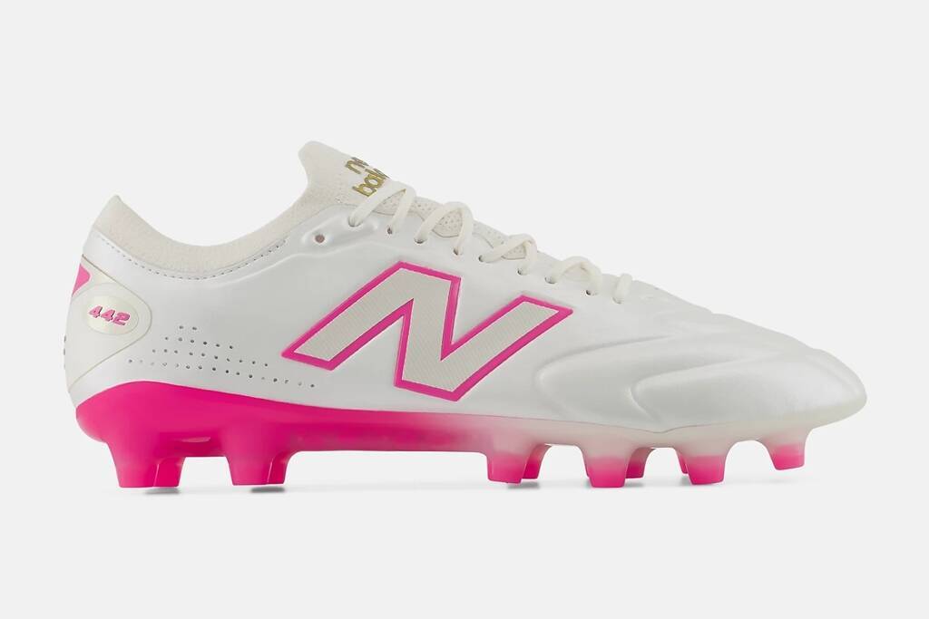 大谷翔平も履くNew Balance、2026春夏の新作サッカースパイクがかわいい！「442」は“ニット使用モデル”が登場
