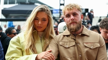 五輪金メダルのオランダ美女選手、億万長者の婚約者が高級車をプレゼント！「金と銀をとったから、銅色のGワゴン…」