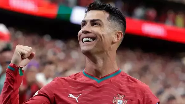 批判されていた41歳ロナウド、W杯で2ゴールの大暴れ！「メッシのことはどうでもいい」と言い放つ