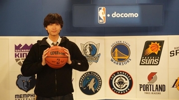 “ガチNBAファン”の俳優・庄司浩平　NBAクリスマスゲーム中継で語る、あふれるバスケ愛