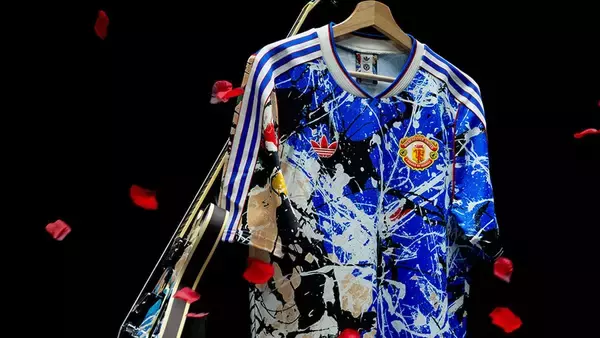マンチェスター・ユナイテッドに「The Stone Roses」コラボ第2弾が登場！80年代“シングル曲”をデザイン